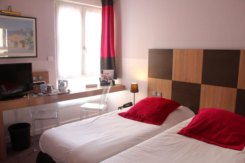 Kyriad Restaurant Centre Hotel