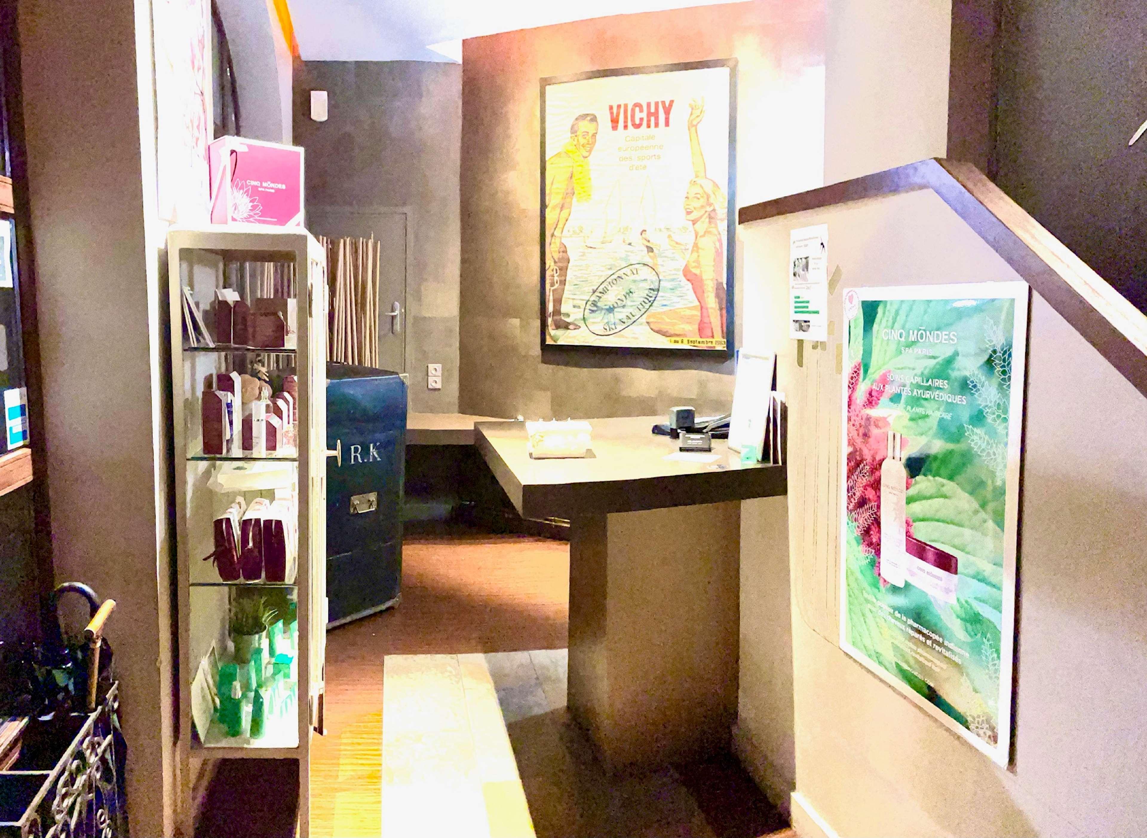 Kyriad Restaurant Centre Hotel 3*